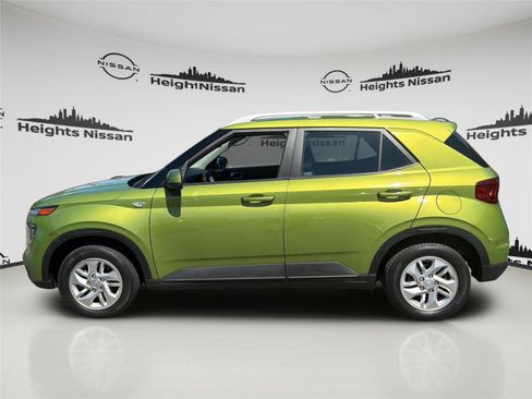 Used 2020 Hyundai Venue SEL FWD image 2