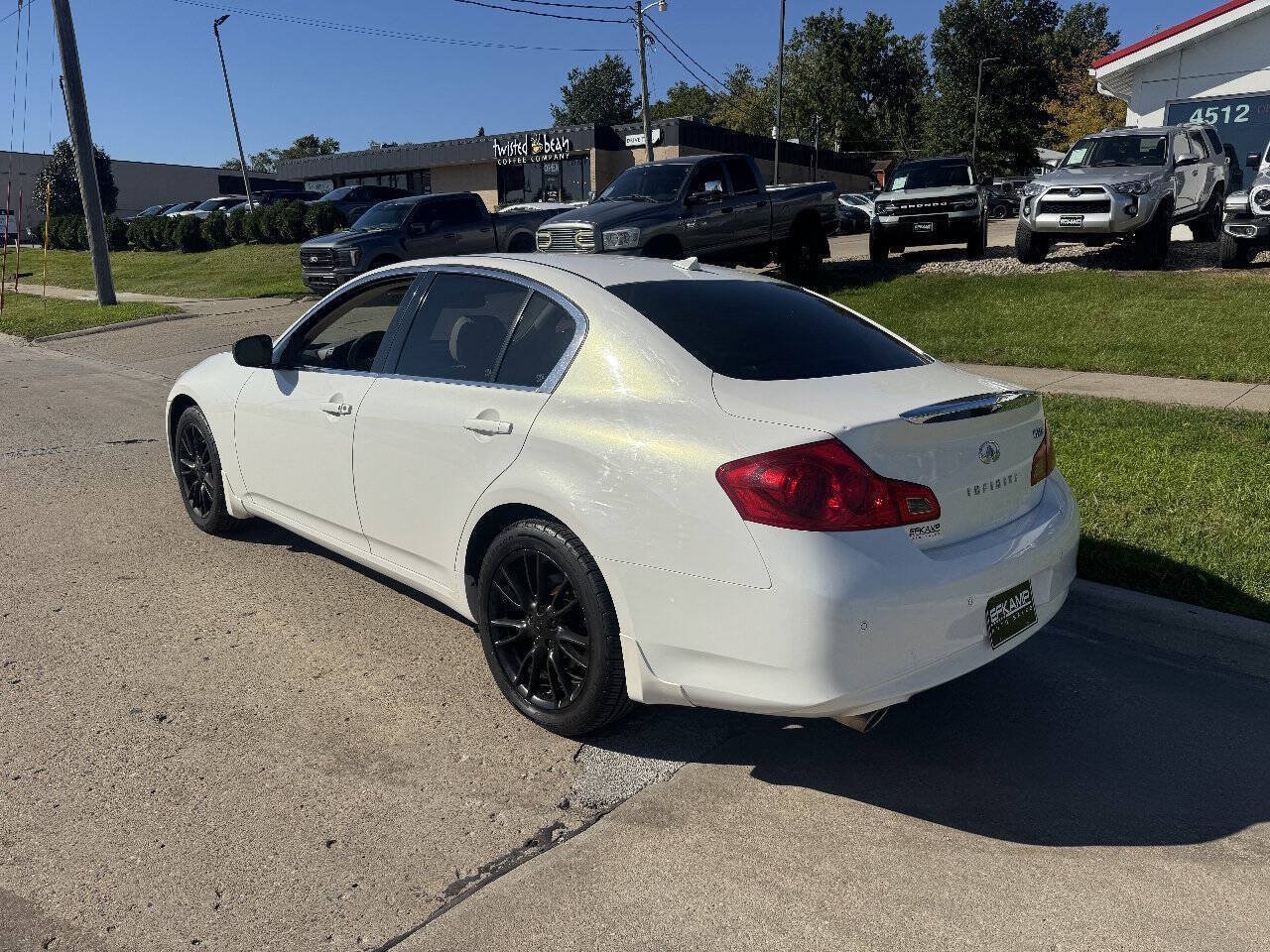 Used 2013 INFINITI G37 x Sedan w/ Premium Pkg AWD/4WD image 2