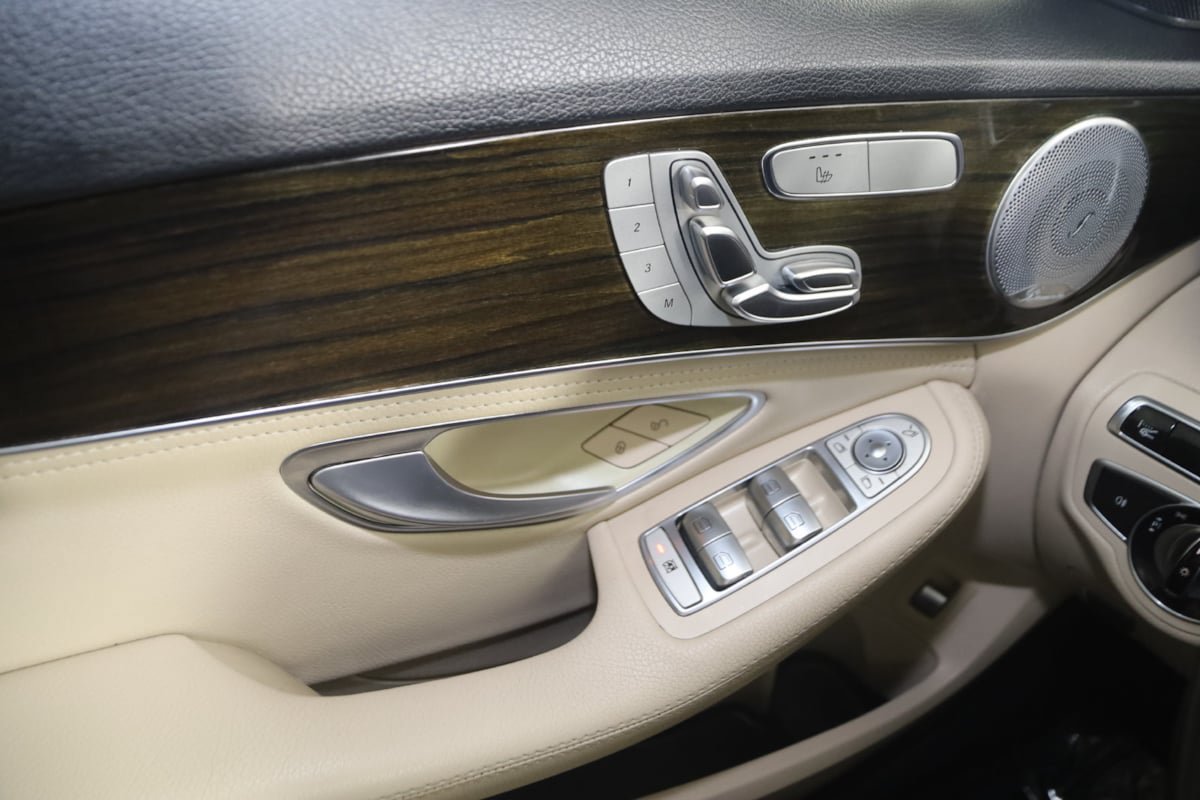 Used 2015 Mercedes-Benz C 300 4MATIC Sedan image 25