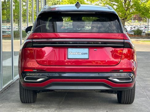 Used 2024 Lincoln Nautilus Reserve AWD/4WD image 4