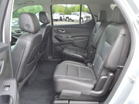 Certified 2020 Chevrolet Traverse LT w/ LT Premium Package FWD image 18