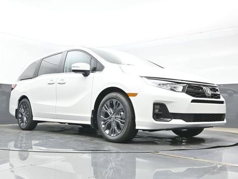 New 2026 Honda Odyssey Touring image 25