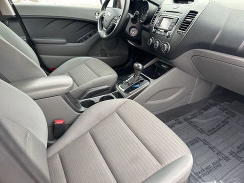 Used 2017 Kia Forte LX w/ LX Popular Package image 33