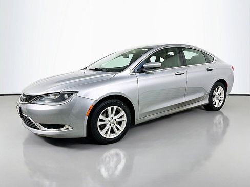 Used 2016 Chrysler 200 Limited image 3