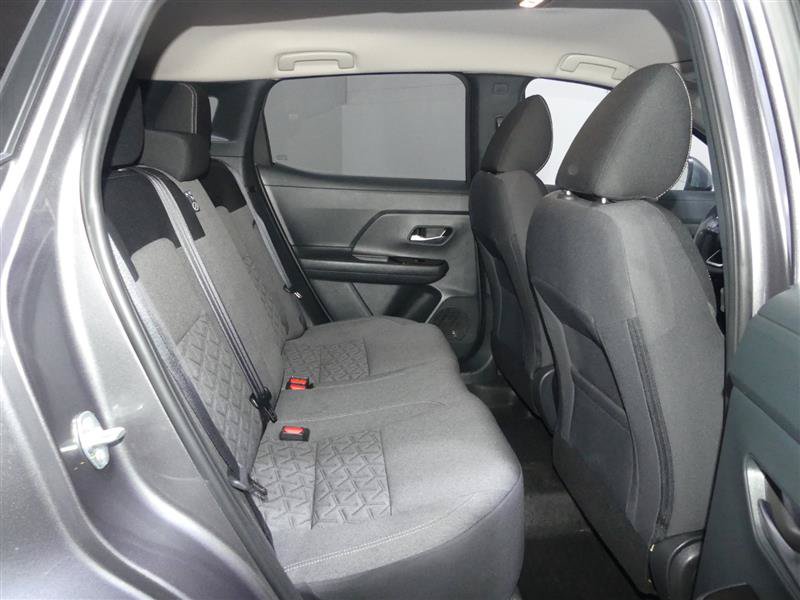 Used 2025 Nissan Kicks SV AWD/4WD image 28