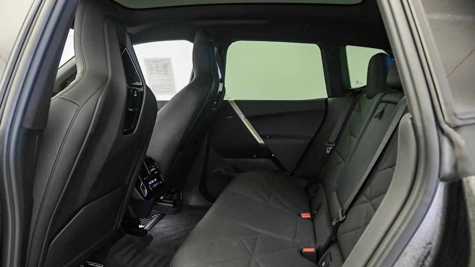 Used 2024 BMW iX xDrive50 AWD/4WD image 18
