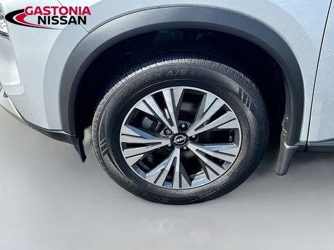 Used 2023 Nissan Rogue SV image 37