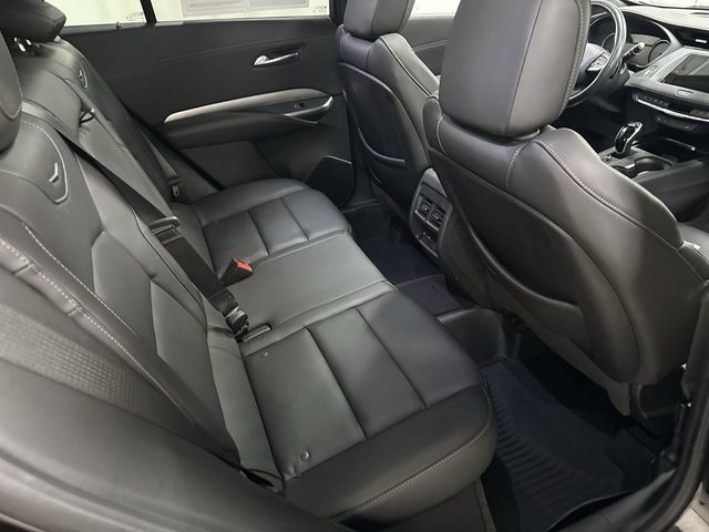 Used 2021 Cadillac XT4 Premium Luxury w/ Cold Weather Package AWD/4WD image 17