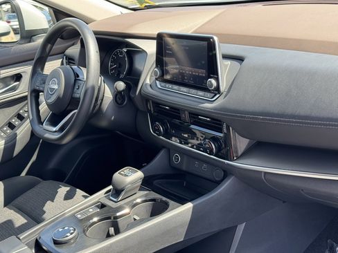 Used 2022 Nissan Rogue SV image 23