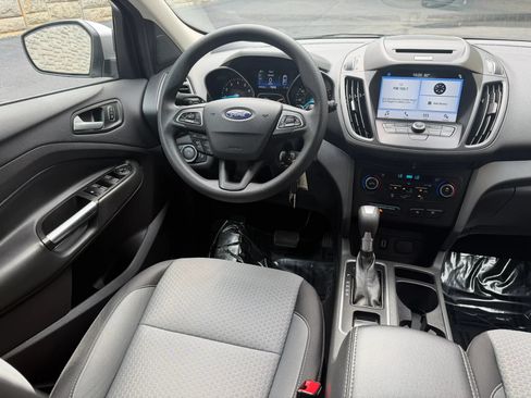 Used 2017 Ford Escape SE w/ Equipment Group 201A AWD/4WD image 14