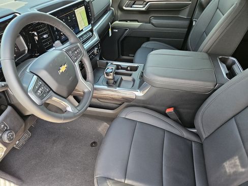 New 2026 Chevrolet Silverado 1500 LTZ w/ LTZ Convenience Package II RWD image 9