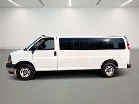 Used 2025 Chevrolet Express 3500 LT w/ LT Preferred Equipment Group RWD image 2