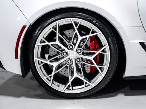 Used 2015 Chevrolet Corvette Z06 w/ 3LZ Preferred Equipment Group image 11