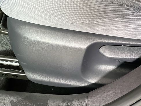 Used 2025 Toyota Corolla SE image 16