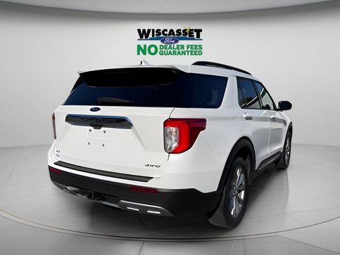 Used 2023 Ford Explorer XLT w/ Equipment Group 202A AWD/4WD image 30