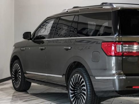 Used 2020 Lincoln Navigator Black Label w/ Cargo Convenience Package AWD/4WD image 15