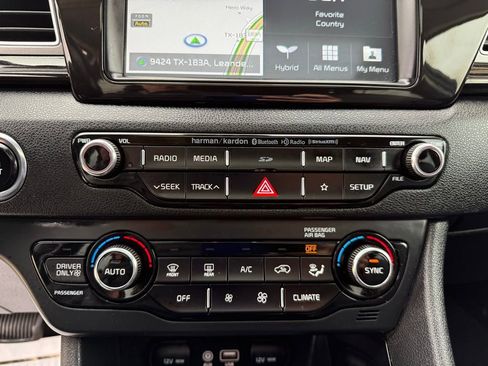 Used 2019 Kia Niro Touring image 18