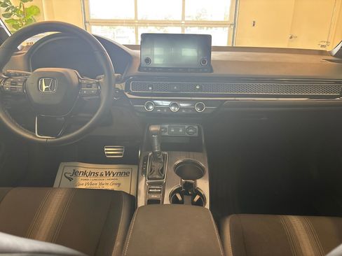 Certified 2025 Honda Civic Sport image 8