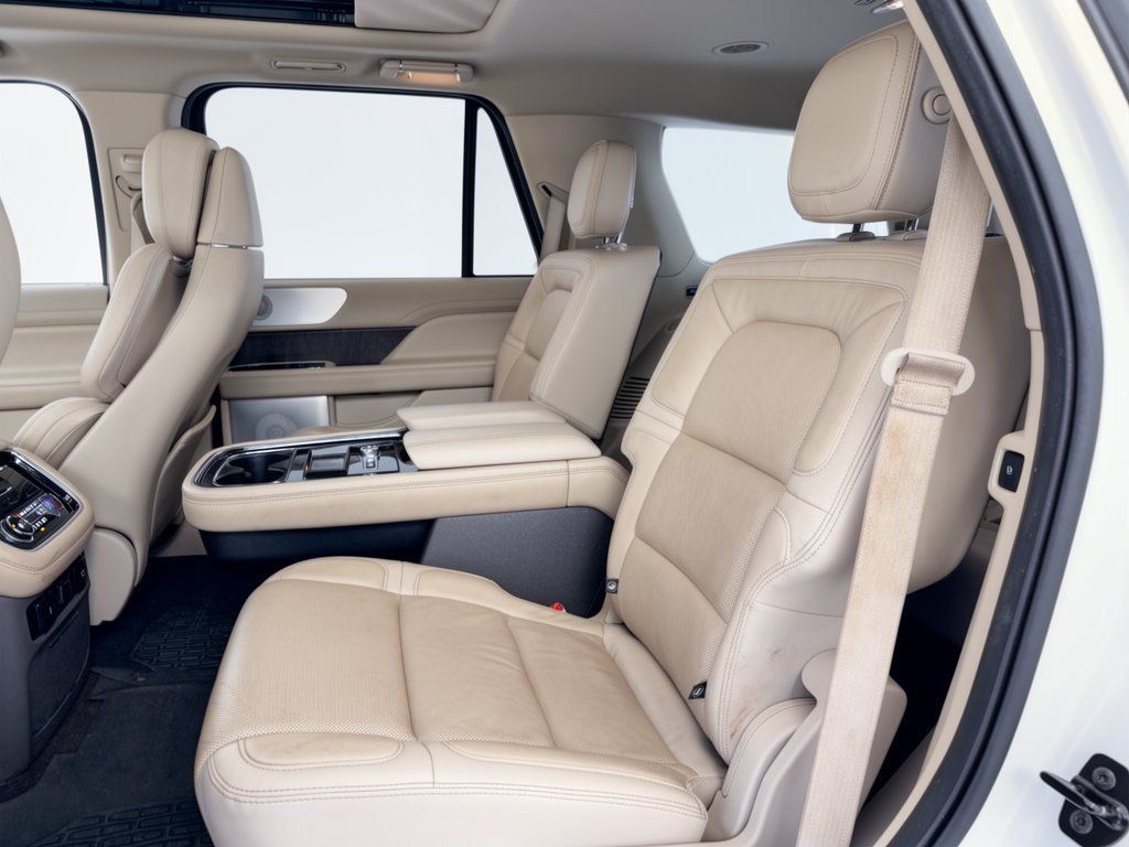 Used 2020 Lincoln Navigator Reserve w/ Equipment Group 208A Reserve AWD/4WD image 25