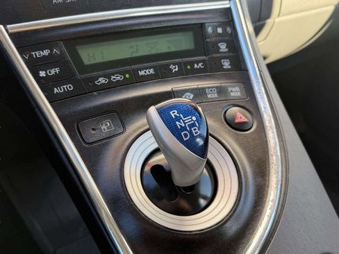 Used 2011 Toyota Prius Five image 41