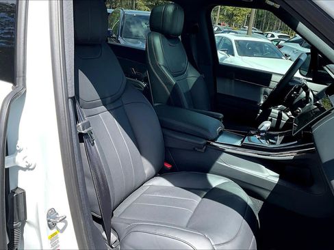 Used 2025 Land Rover Range Rover Sport Dynamic SE AWD/4WD image 9