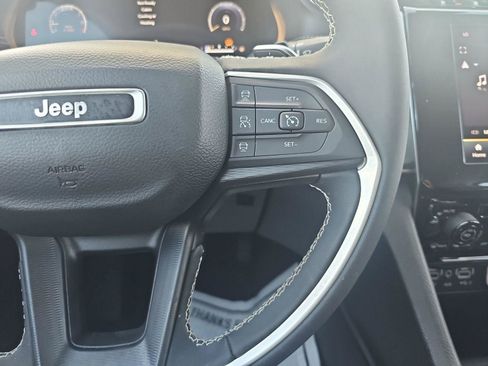 Used 2023 Jeep Grand Cherokee L Laredo AWD/4WD image 20