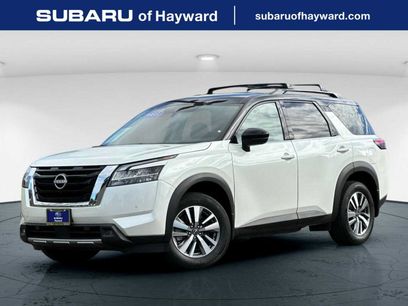 Used 2023 Nissan Pathfinder SL