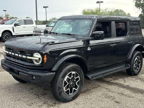 New 2026 Ford Bronco Outer Banks AWD/4WD image 2