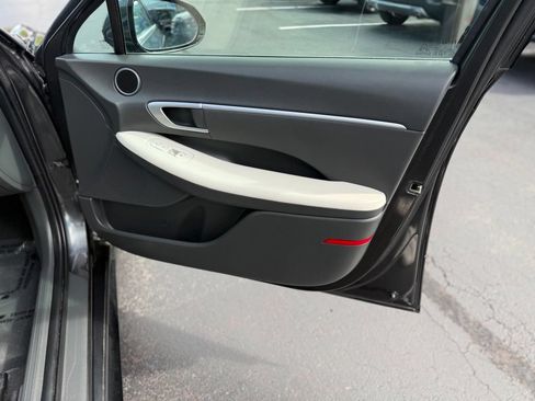 Used 2025 Hyundai Sonata SEL FWD image 22