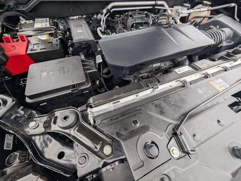 Used 2024 Chevrolet Colorado LT image 18