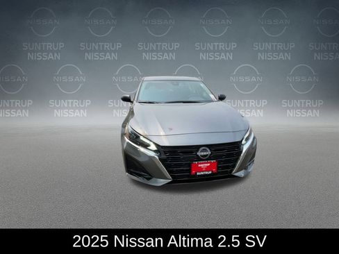 Used 2025 Nissan Altima 2.5 SV image 3