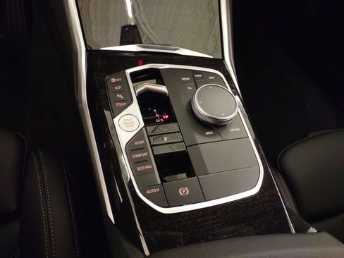 Used 2024 BMW 330i Sedan w/ Convenience Package image 21