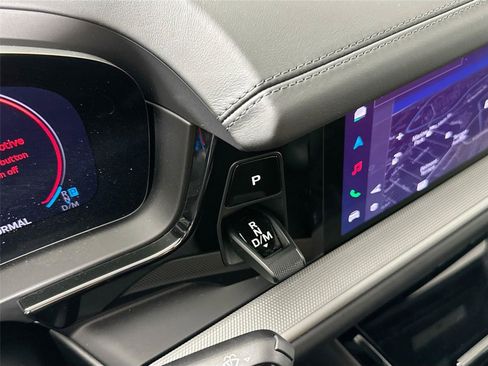 Certified 2025 Porsche Cayenne AWD/4WD image 35