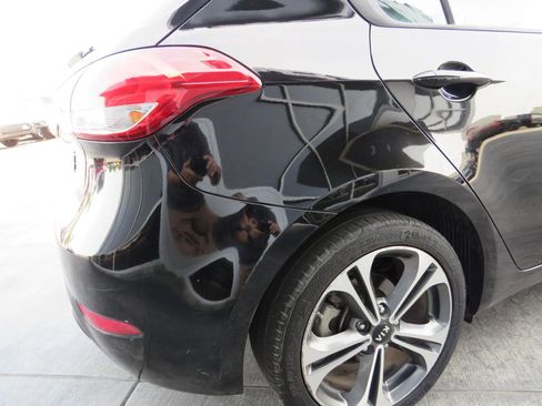 Used 2017 Kia Forte LX image 26