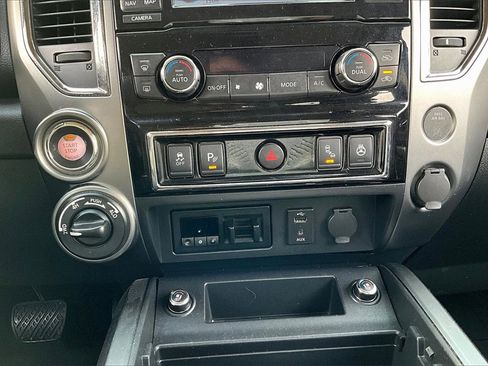 Used 2018 Nissan Titan Platinum Reserve image 17