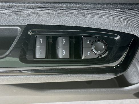 Used 2025 Honda Prologue EX image 15