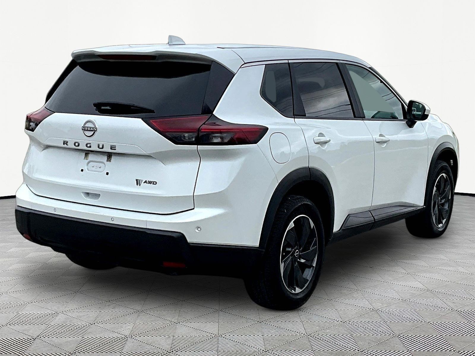 Used 2025 Nissan Rogue SV AWD/4WD image 13