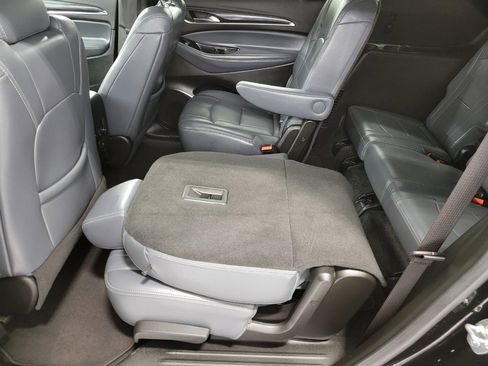 Used 2024 Buick Enclave Premium image 25