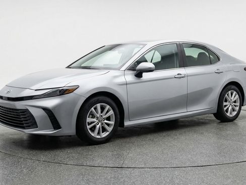 Used 2025 Toyota Camry LE FWD image 2