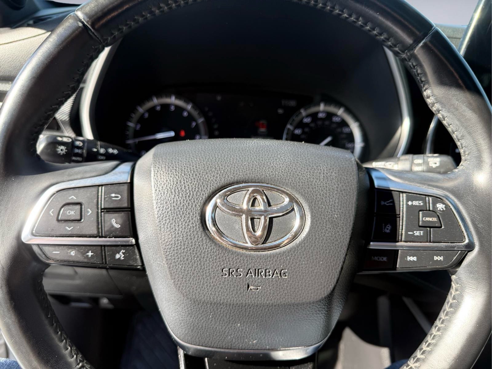 Used 2021 Toyota Highlander XSE AWD/4WD image 36