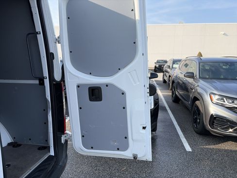 Used 2021 Mercedes-Benz Sprinter 1500 image 13