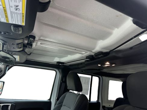 Used 2022 Jeep Wrangler Unlimited Sport image 14