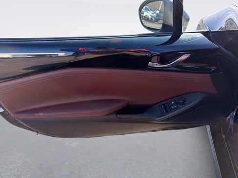 Used 2019 MAZDA MX-5 Miata RF Grand Touring image 12