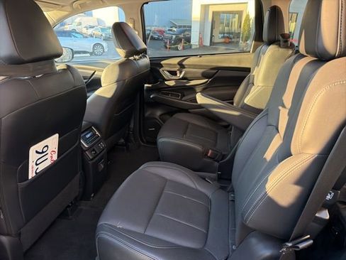 Used 2024 Subaru Ascent Limited w/ Technology Package image 10