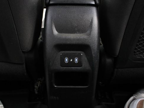Used 2024 Hyundai Venue SEL FWD image 29