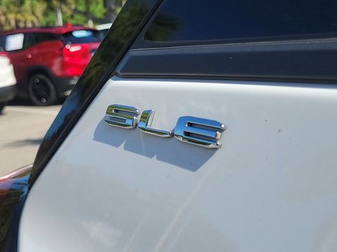Certified 2024 GMC Terrain SLE FWD image 27