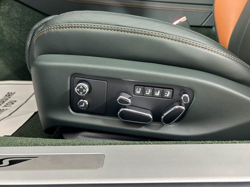 Used 2024 Bentley Continental GT Azure image 17