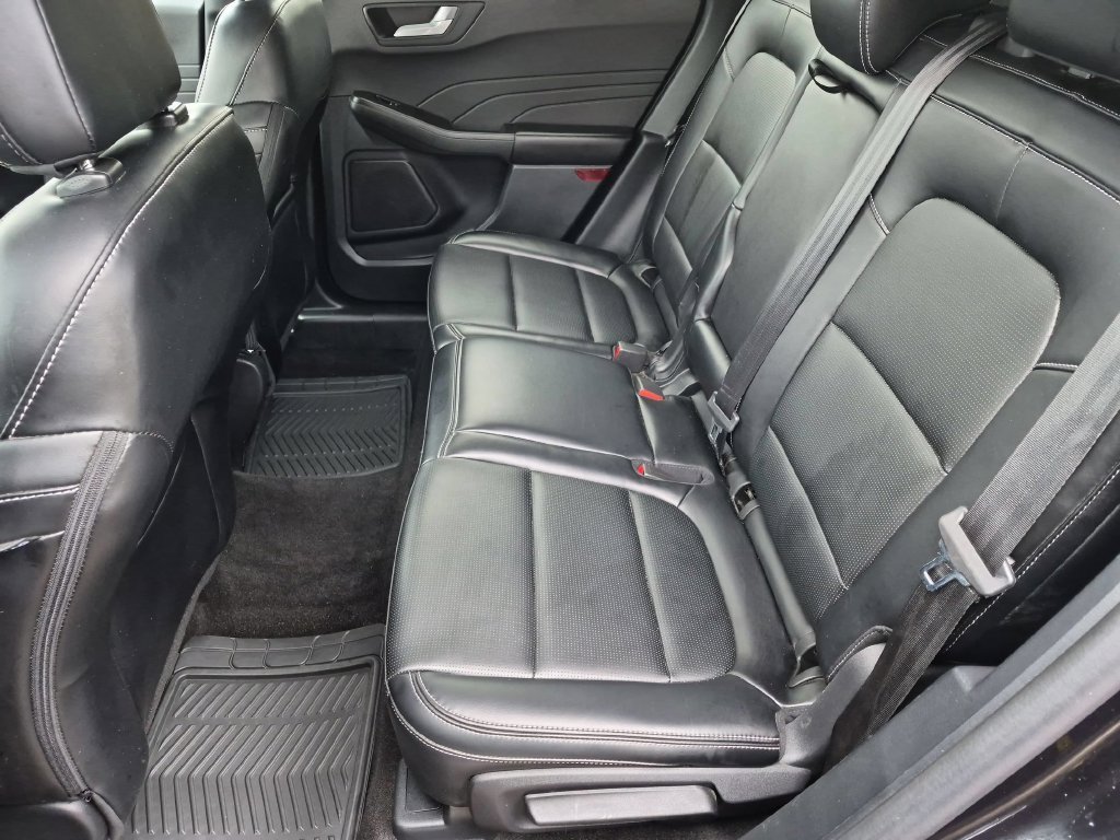 Used 2025 Ford Escape Platinum AWD/4WD image 20