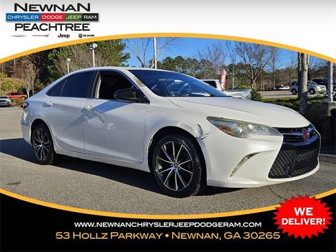 Used 2015 Toyota Camry XSE image 1