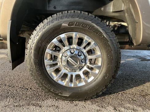 Used 2022 Ford F250 Lariat w/ Chrome Package image 15